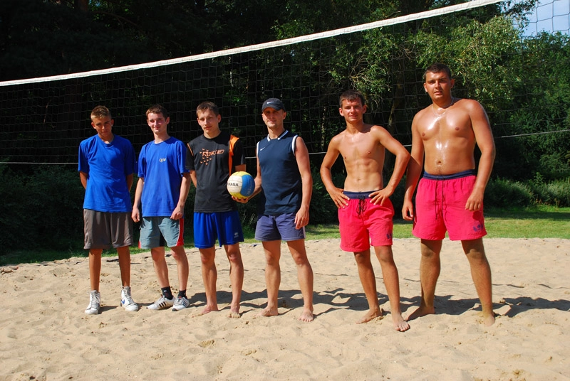 Szachy, siatkówka plażowa i tenis stołowy