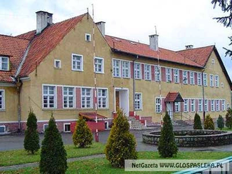 Trzy panie w konkursie na dyrektora