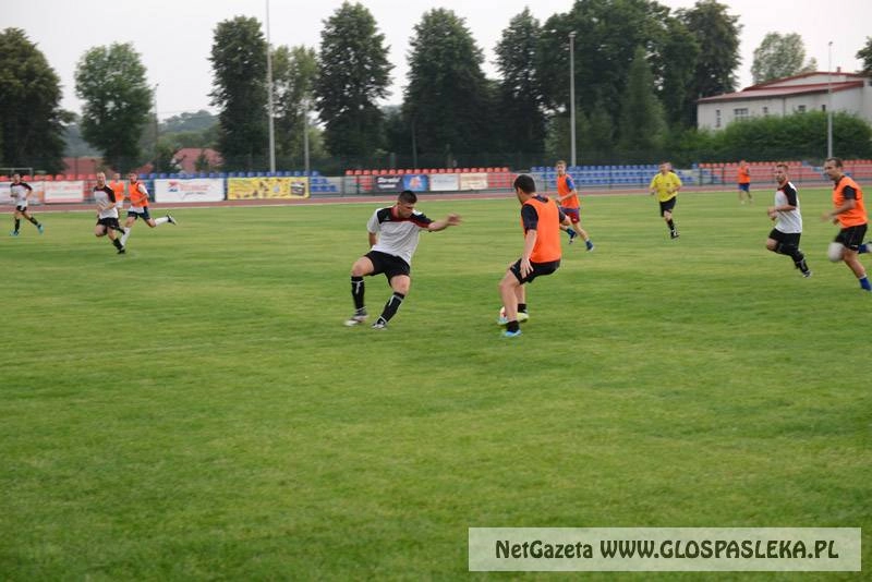 Sparing na „nowej” murawie