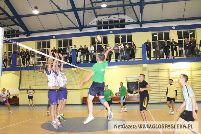 Emocje pod siatką i koszem