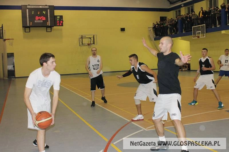 Emocje pod siatką i koszem