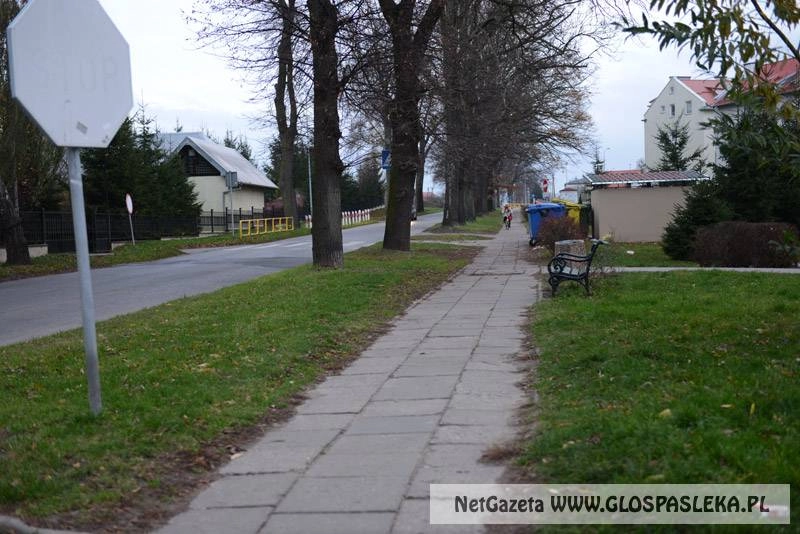 Dziewięć ofert na chodnik