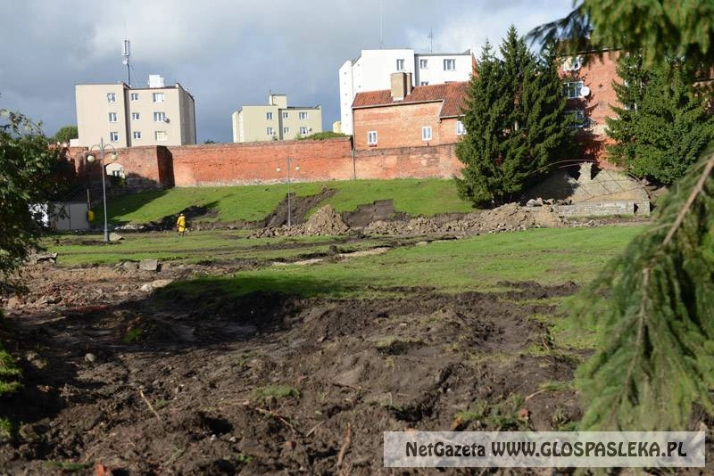 Wznowiono prace na pl. 1000 – lecia