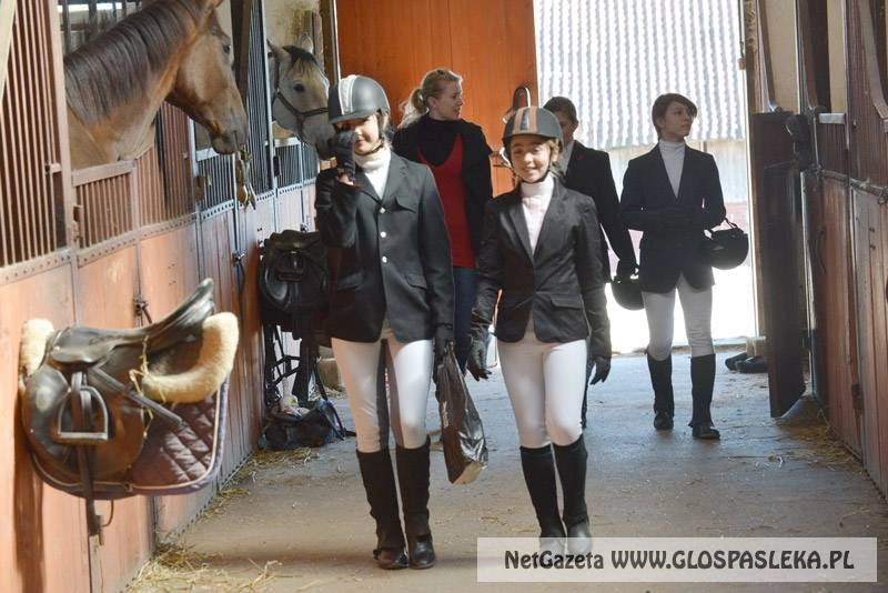 Amazonki Nenii z odznakami