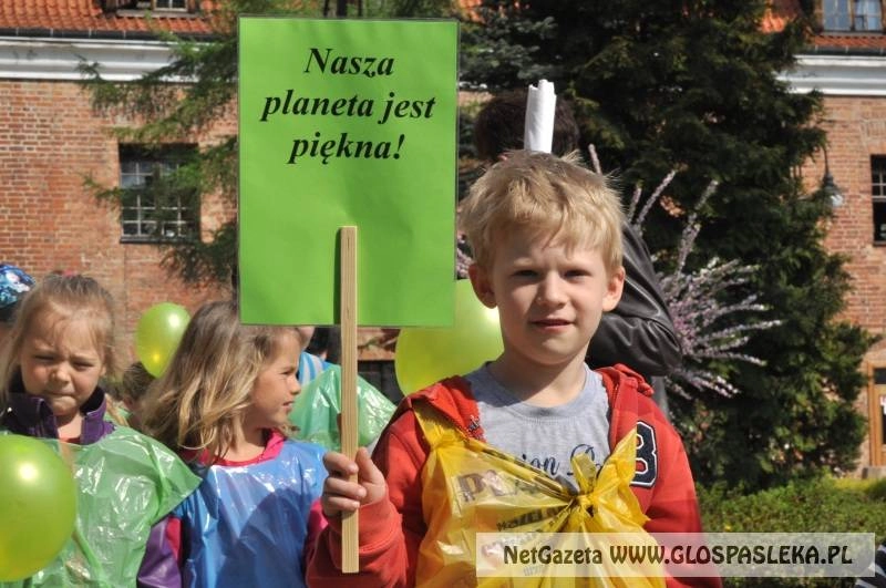 Przedszkolaki promują segregację odpadów