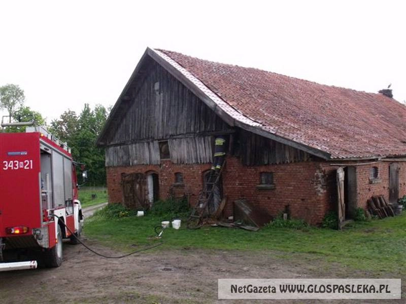 Piorun uderzył w stodołę