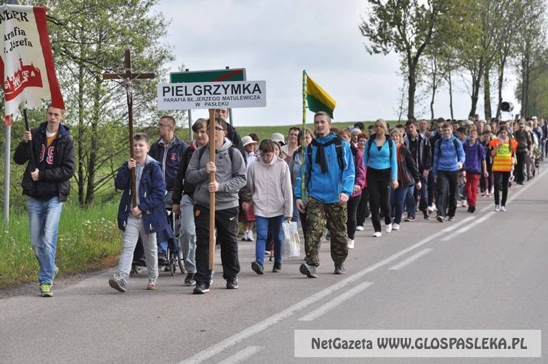 W drodze do Świętego Gaju