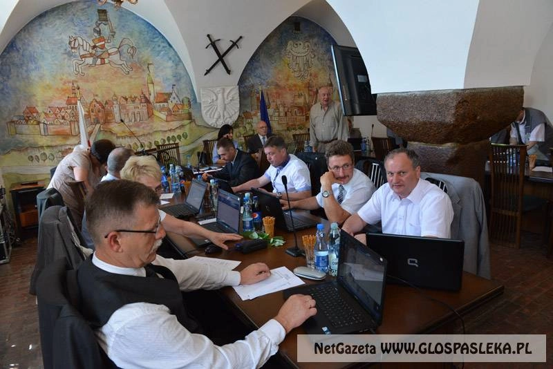 Absolutorium bez jednego głosu