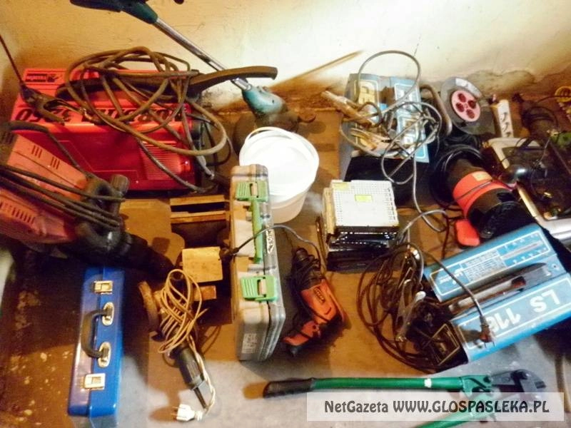 Włamywali się do garaży i kradli elektronarzędzia