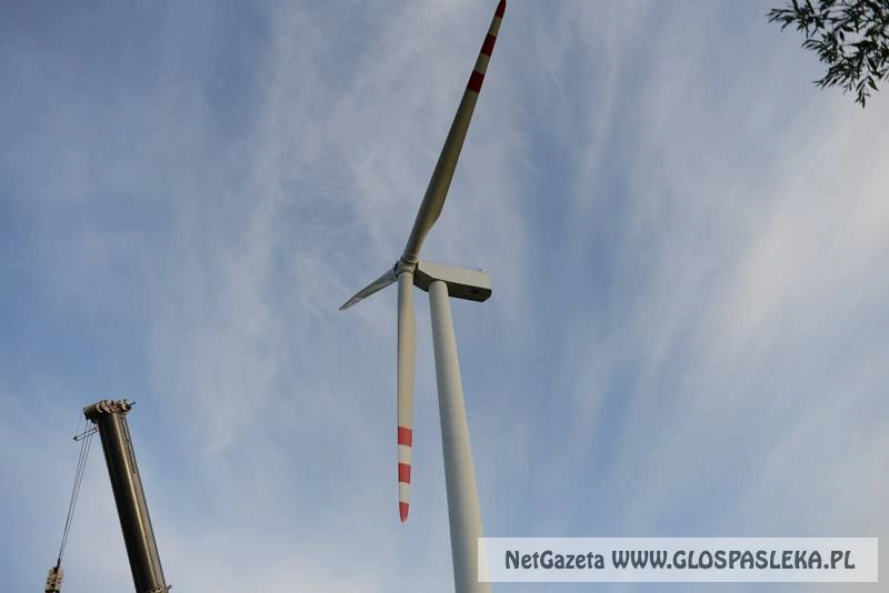 O wiatrakach w miejscowości Stegny