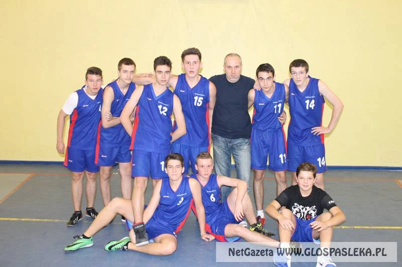 Gimnazjadę wygrywają podopieczni K. Kowala