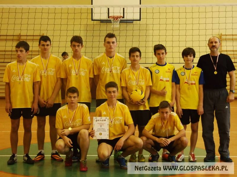 Chłopcy z Gimnazjum nr 1 mistrzami powiatu w piłce siatkowej