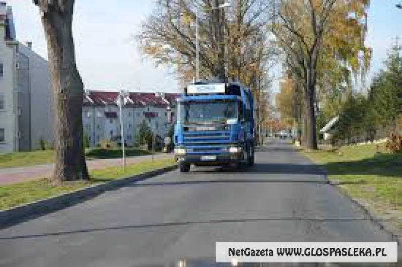 Listy - Uszkodzony śmietnik przez firmę KOMA