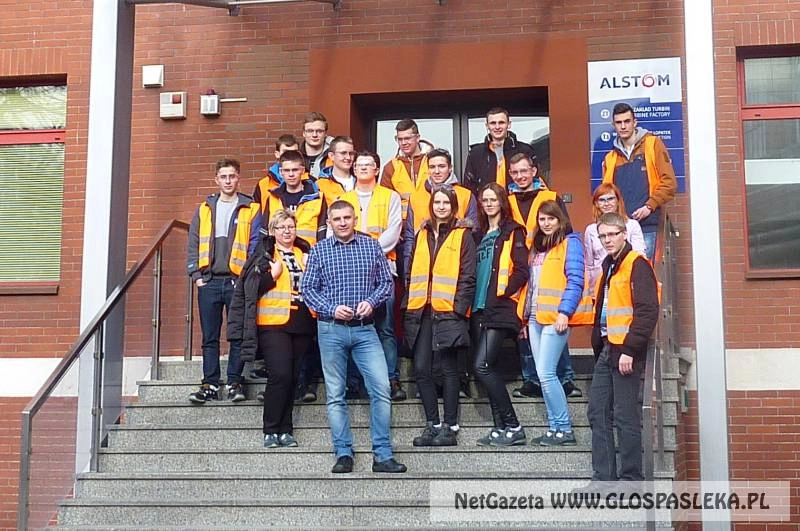 Uczniowie ZS w Alstomie