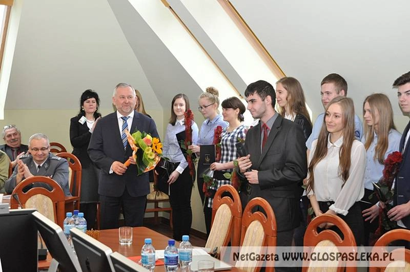 Stypendia starosty rozdane