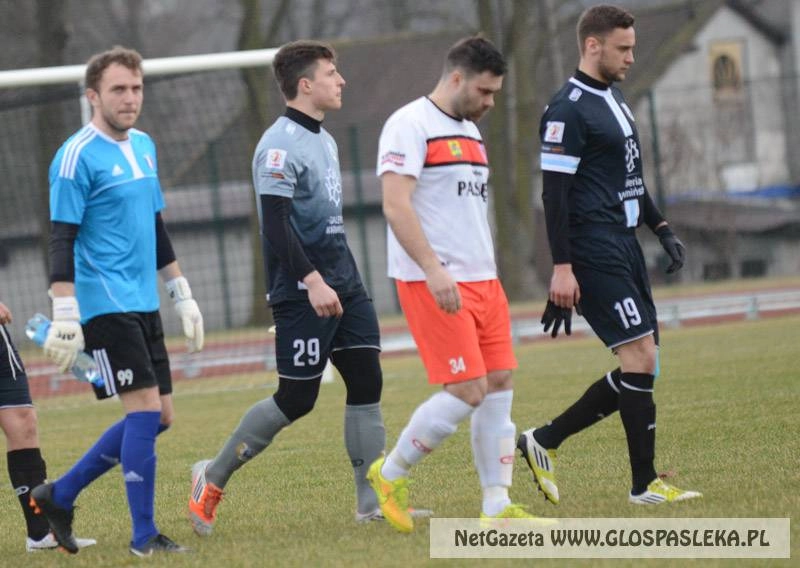 Piłkarze Polonii grają w Barczewie