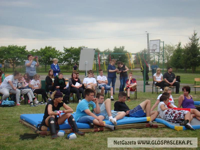 PIKNIK RODZINNY NA SPORTOWO W GIMNAZJUM W DOBRYM