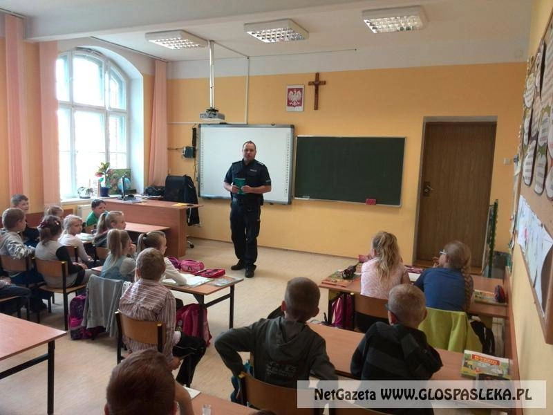Dzielnicowi w szkołach o bezpieczeństwie 