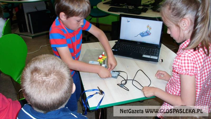 Robot z klocków LEGO