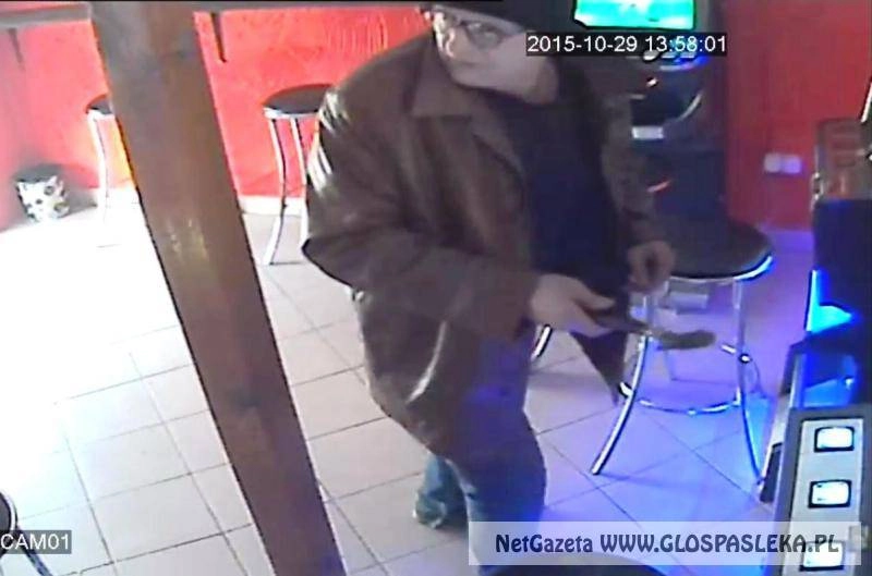 Rozbił młotkiem automaty do gier. Pomóż ustalić sprawcę