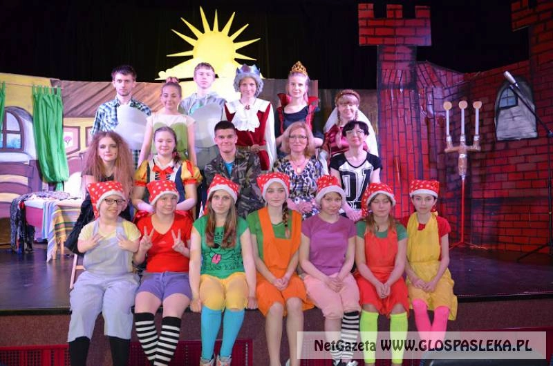 Teatr wzrusza, uczy, wychowuje