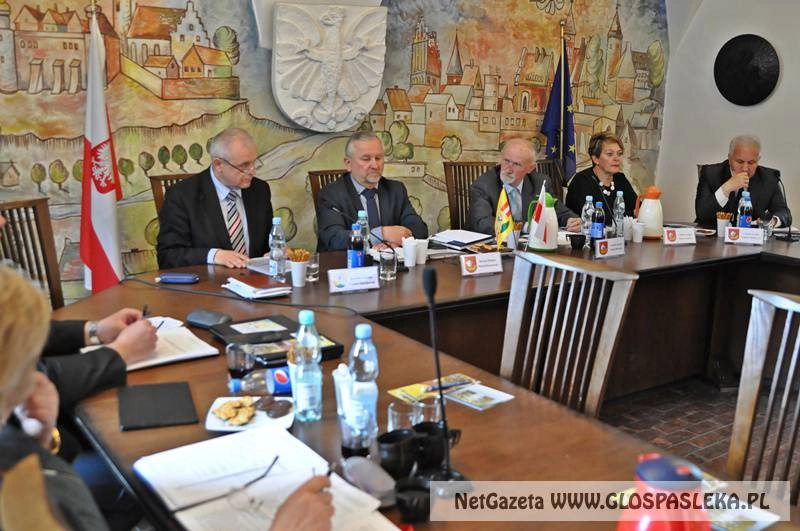 Zarząd powiatu wyjątkowo obradował w Pasłęku