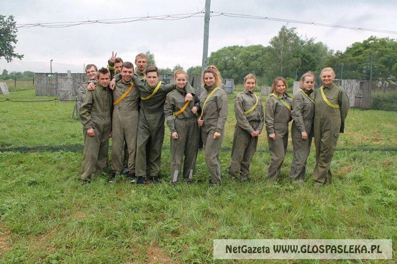 Klasa mundurowa na paintballu