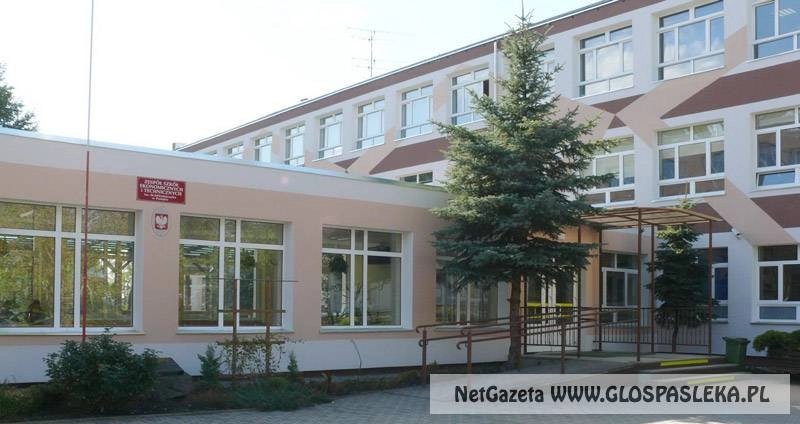 Na sesji o sali widowiskowo - sportowej