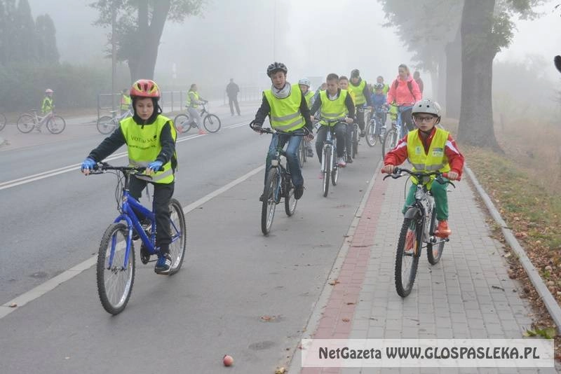 Uczniowie z dwójki dali przykład i wsiedli na rowery