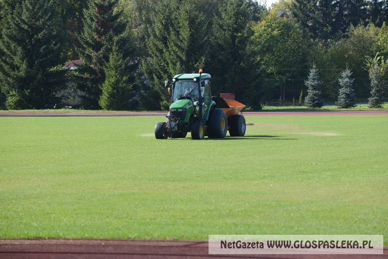 Fachowcy z Sand Valley na stadionie