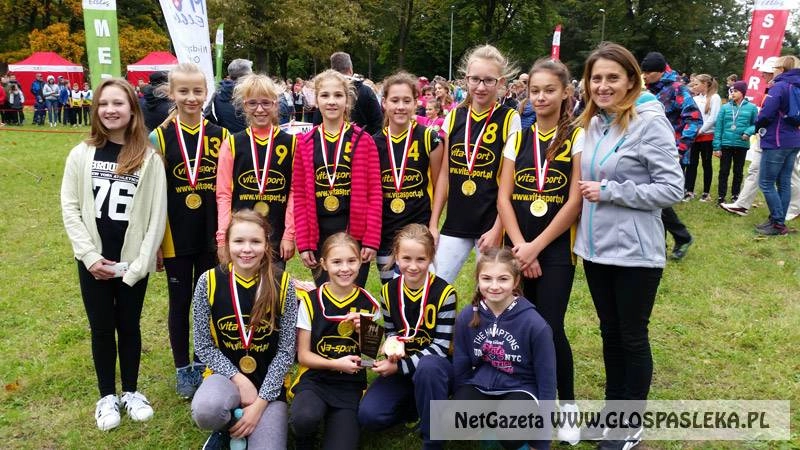 Pasłęckie podstawówki z medalami w biegach sztafetowych