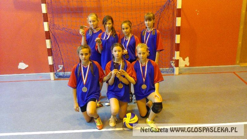  III miejsce w mini piłce siatkowej