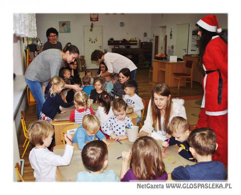 Świąteczna atmosfera – uczniowie ZSEiT w przedszkolu