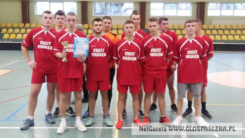 IV miejsce  ZSEiT w finale wojewódzkim w unihokeju chłopców