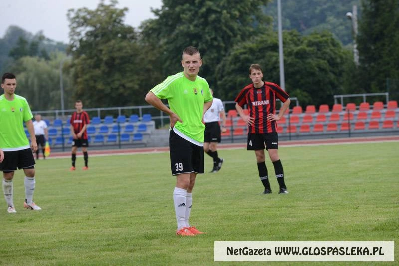 W pierwszym meczu remis 3:3 (0:3)