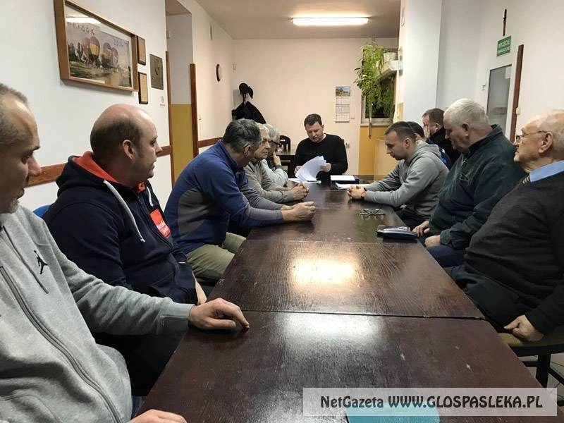 W dalszym ciągu pat