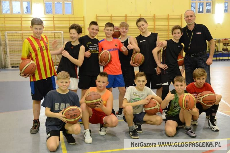 Sukces koszykarzy z „Trójki”