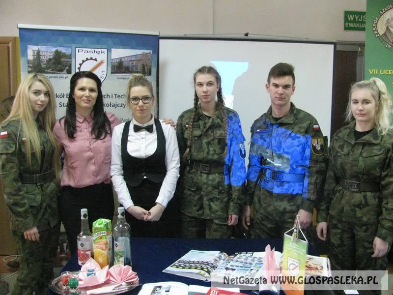 Ekipa ZSEiT na Giełdzie Szkół w Morągu