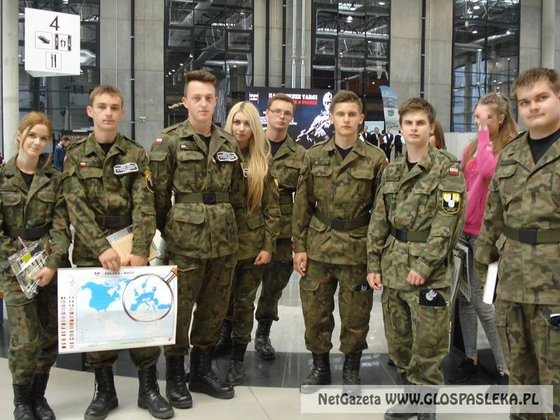 „Żołnierze” z ZSEiT przeniesieni w militarny czas naszej ojczyzny