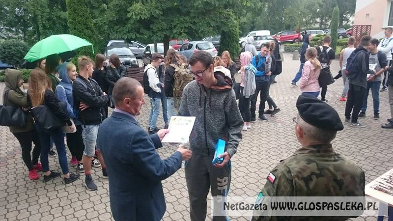 Do klasy wojskowej w ZSEiT  MARSZ !!!