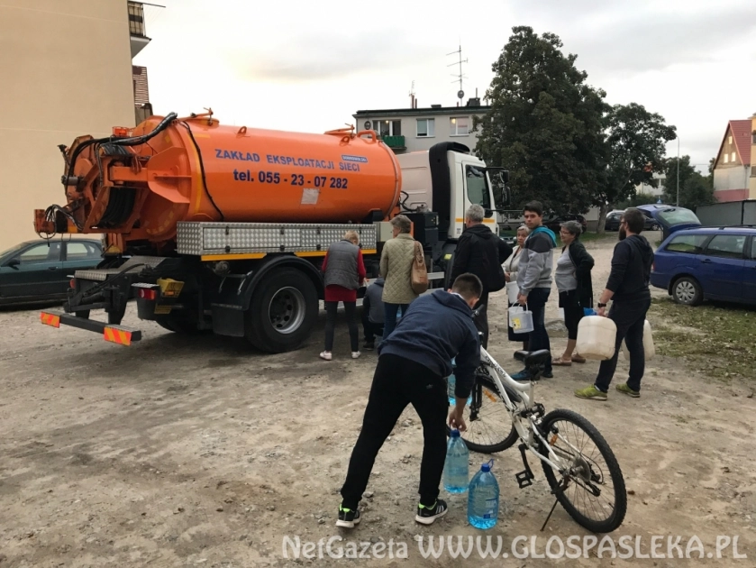 Miasto dostarcza pitną wodę