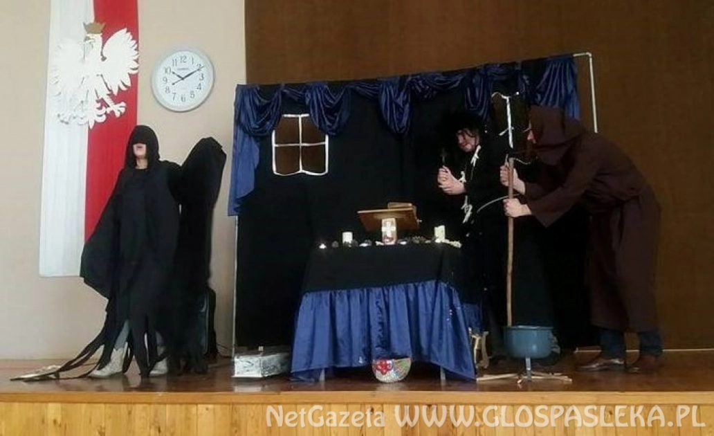 "Ciemno wszędzie, głucho wszędzie,  Co to będzie, co to będzie?"