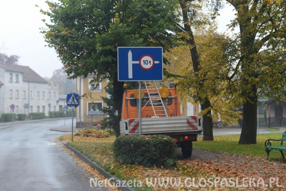 Znaki stoją, wanny jadą