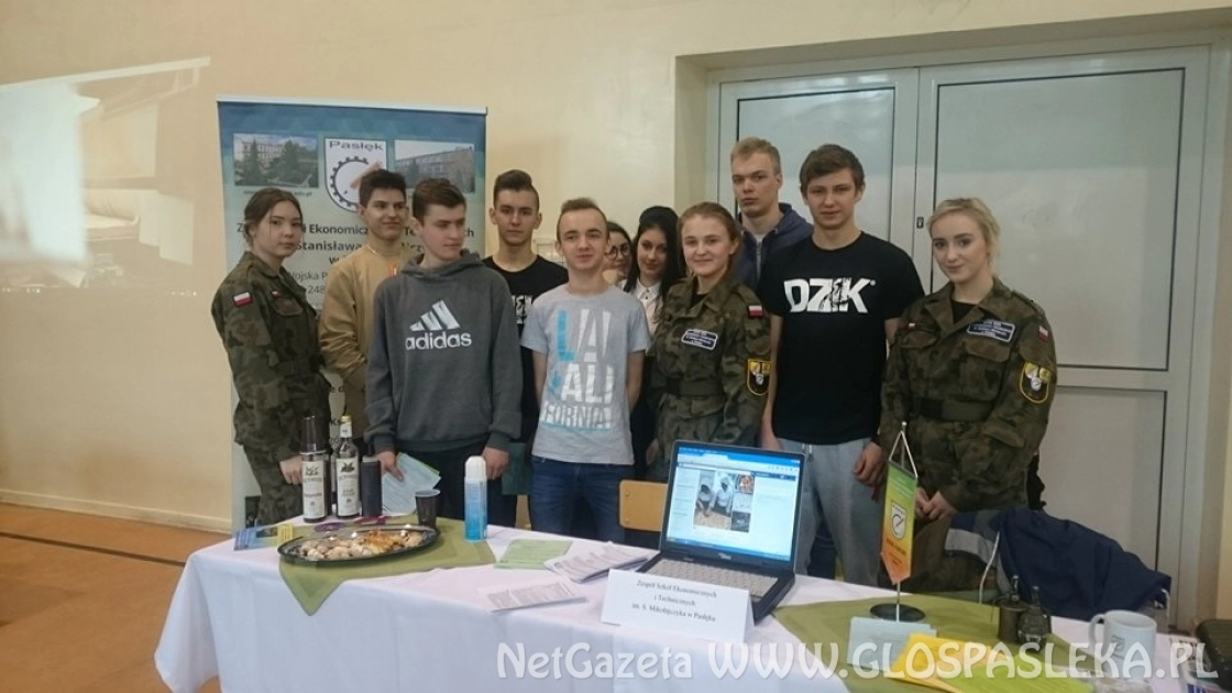 Młodzież z ZSEiT na targach szkół