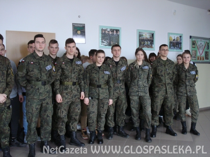Akademia Wojsk Lądowych czeka na absolwentów klas wojskowych ZSEiT