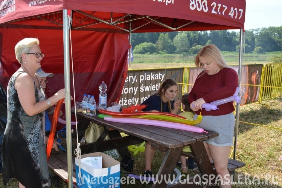 Wolontariusze z LO na Zakrzewku