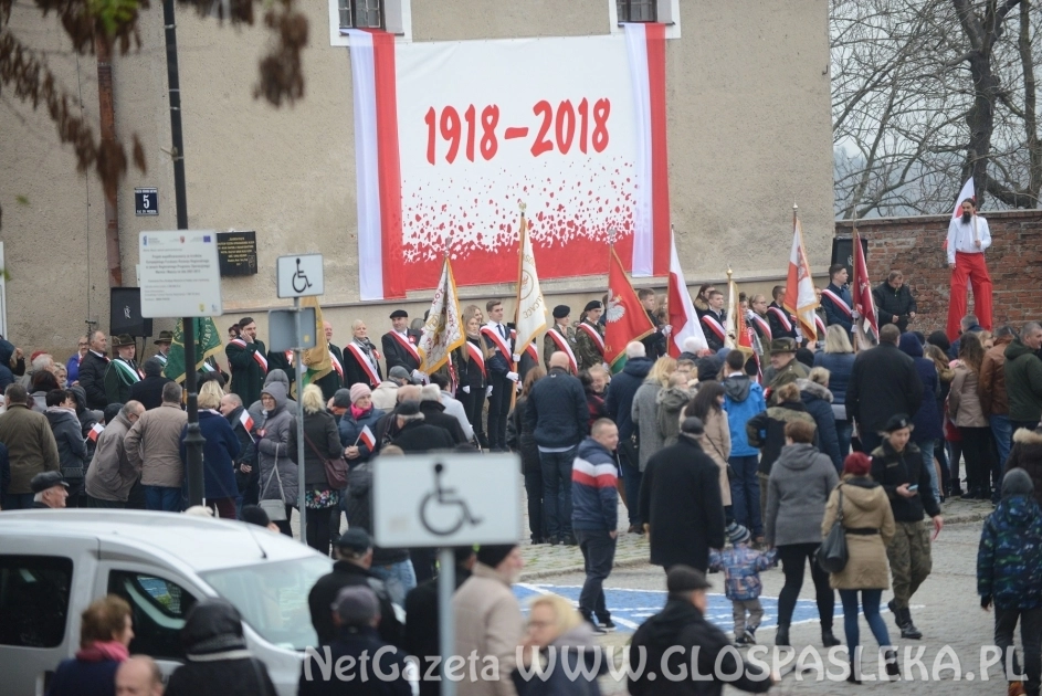 Pod biało - czerwonym sztandarem