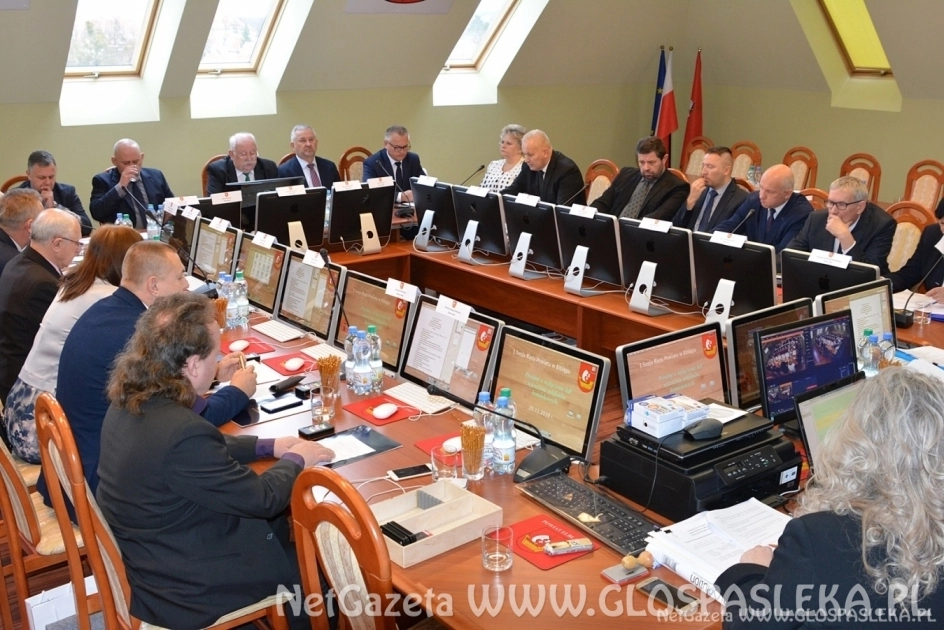 Sesja budżetowa w powiecie