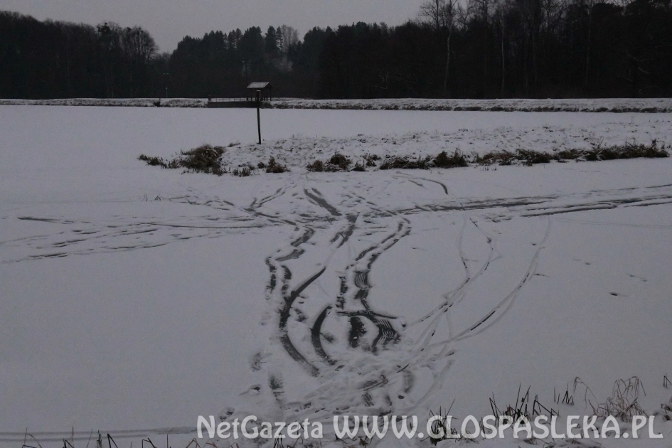 Ostrożnie na lodzie
