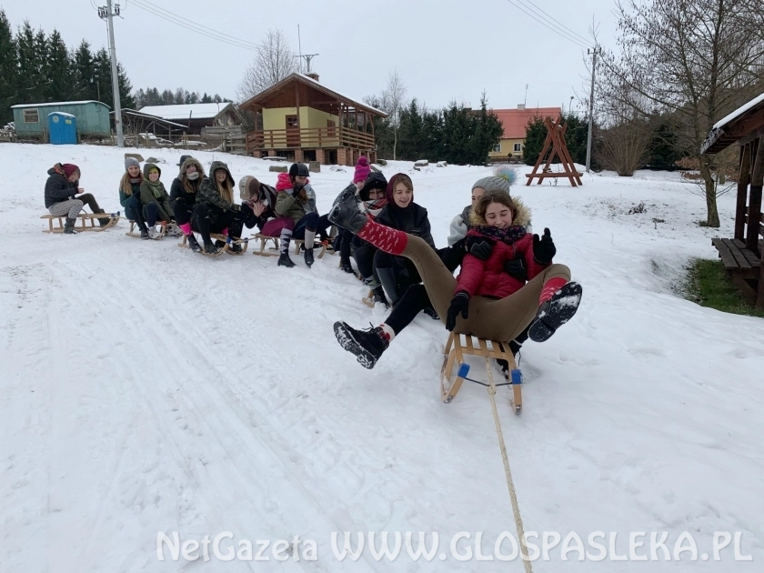 Kulig, ognisko i lepienie bałwana